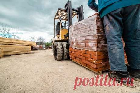 Названа доля покинувших Россию производителей стройматериалов. В 2022 году Россию покинули девять процентов иностранных производителей стройматериалов. 70 процентов зарубежных производителей строительных материалов и оборудования продолжают работать в России, еще 21 процент провел ребрендинг и продолжил деятельность в стране с новым руководством.