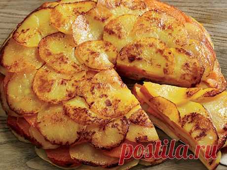 Вкусный картофель «Буланжер» 

Вам понадобится: 
- 1 кг картофеля 
- 2 головки репчатого лука 
- 60 гр. сливочного масла 
- 400 мл. молока 
- соль 
- молотый черный перец 

Приготовление: 
Очистите и нарежьте картофель тонкими ломтиками — примерно 2 мм толщиной. Лук нарежьте тонкими кольцами. Посолите и поперчите ломтики картофеля. 

Смажьте форму для запекания сливочным маслом. Выложите в форму слой картофельных ломтиков, затем слой лука, повторите так несколько раз. 

Ак...