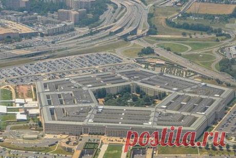 Британский министр обороны полетит в США из-за утечки документов Пентагона. Министр обороны Великобритании Бен Уоллес полетит в США из-за скандальной утечки документов Пентагона. Он намерен выяснить, какая еще информация, затрагивающая безопасность Соединенного Королевства, может быть предана огласке. Уоллес прилетит в США в понедельник, 17 апреля.