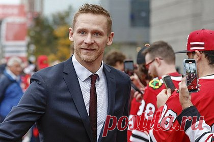 Клуб НХЛ оценил слухи о сексуальной связи игрока с мамой одноклубника. Руководство клуба Национальной хоккейной лиги (НХЛ) «Чикаго Блэкхокс» оценило слухи о том, что нападающий команды Кори Перри был отстранен из-за сексуального скандала. Генеральный менеджер «Чикаго» Кайл Дэвидсон заявил, что инцидент не связан с игроками команды или членами их семей.