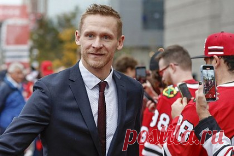 Клуб НХЛ оценил слухи о сексуальной связи игрока с мамой одноклубника. Руководство клуба Национальной хоккейной лиги (НХЛ) «Чикаго Блэкхокс» оценило слухи о том, что нападающий команды Кори Перри был отстранен из-за сексуального скандала. Генеральный менеджер «Чикаго» Кайл Дэвидсон заявил, что инцидент не связан с игроками команды или членами их семей.