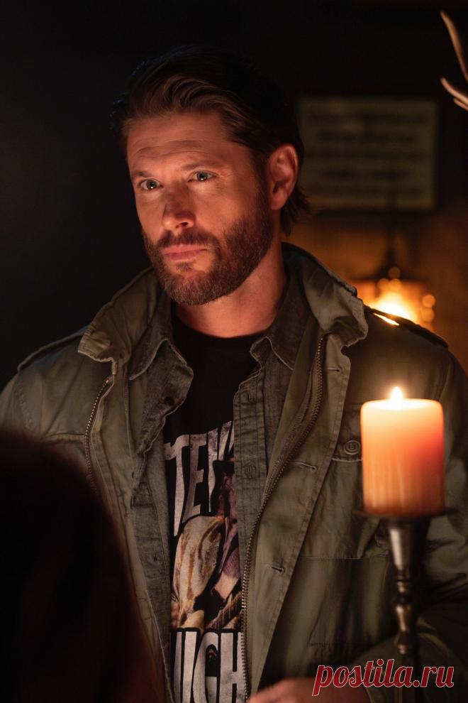 Дженсен Эклз в роли Рассела Шоу в сериале «Следопыт».