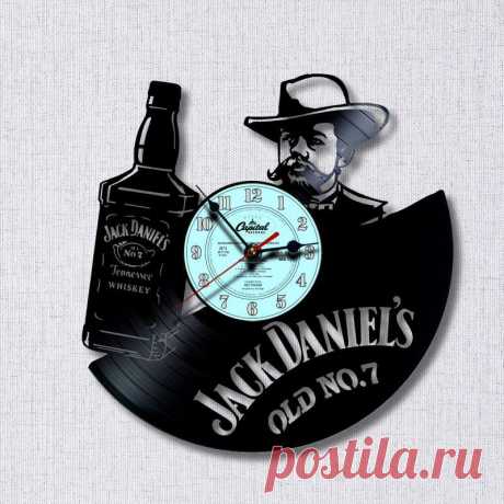 Джек Дениелс в шляпе