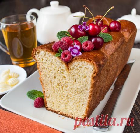 Бриошь буханка на Вкусном Блоге Думаю, о бриоши слышали многие. Это сдобная французская булочка, которая многим знакома в форме маленького кекса с каплей-кругляшком сверху. Сегодня я предлагаю испечь более крупную форму – бриошь в виде буханки, состоящей из нескольких шариков теста. Бриошь очень вкусна в свежем виде просто с холодным молоком. А если намазать ее…