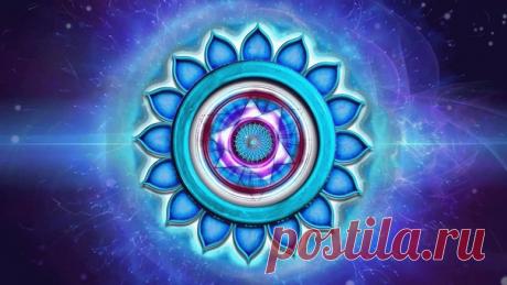 ВИШУДХА(ГОРЛОВАЯ ЧАКРА)
______________________________________________________________________________
Вишудха - это пятая чакра, которая, подобно мосту, выводит человека на высшие уровни сознания. Она связана с общением и творчеством, а из-за месторасположения ее также называют горловой чакрой.
Показать полностью…