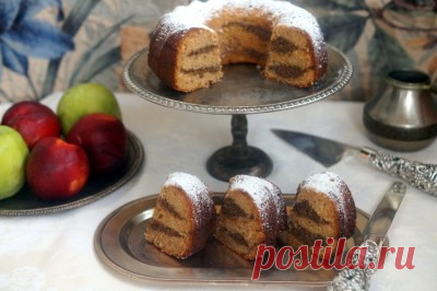 Кекс с яблочным пюре и ореховой прослойкой : Выпечка сладкая