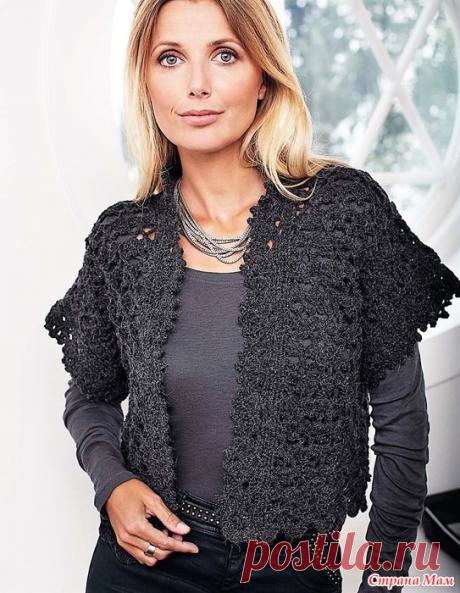 Кружевной жилет крючком. Связать крючком этот красивый и теплый, не смотря на ажурный узор, жилет довольно просто. РАЗМЕРЫ  S/M (M/L) L/XL  ВАМ ПОТРЕБУЕТСЯ