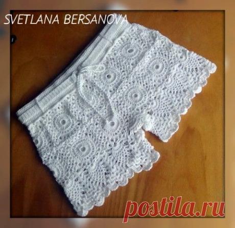 Шорты крючком из мотивов с ананасами