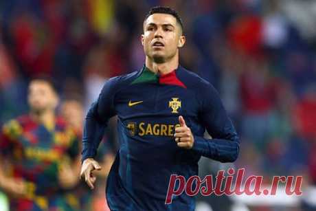 Роналду отреагировал на публикацию о присуждении Месси «Золотого мяча». Португальский нападающий Криштиану Роналду оставил четыре смеющихся смайла под публикацией о присуждении аргентинцу Лионелю Месси восьмого «Золотого мяча». Так футболист отреагировал на пост AStv с комментарием журналиста Томаса Ронсеро, анализирующего церемонию вручения награды.