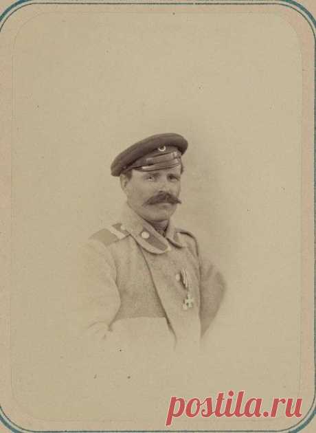 Унтер-офицер Ушаков, 9 Туркестанский стрелковый батальон. Награжден за взятие укреплений Китаба 13-го августа 1870-го. / Историческая справка