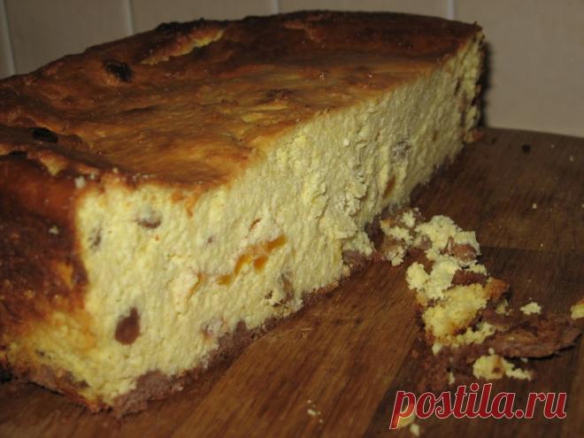 Простий рецепт сирника Сирник - мій улюблений пляцок. Готувати його зовсім не складно, лише трохи довго :) Але головне - мати добрий рецепт! Сирник треба пекти тіл...