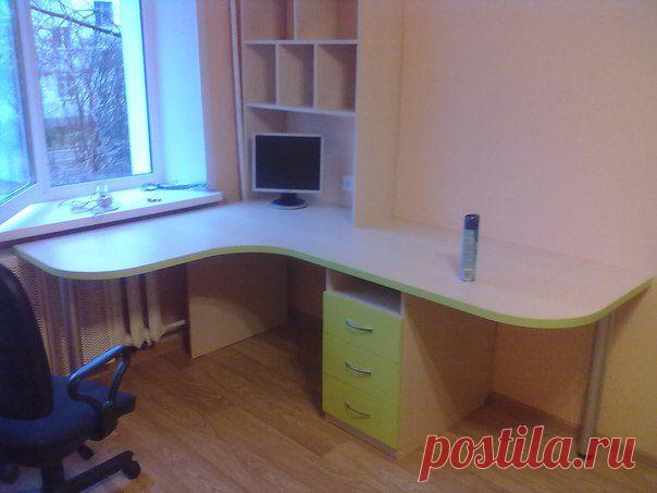 Стол компьютерный на заказ по разумным ценам.