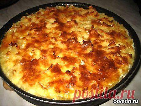 Овощьная зепеканка- Для приготовления прекрасной запеканки понадобится: куриный фарш, овощи ( лук репчатый, помидоры, болгарский перец разных цветов, картофель) А также сметана, масло подсолнечное и тертый сыр.