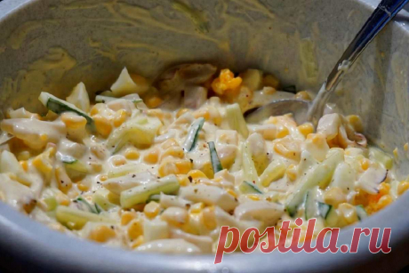 Как приготовить салат с кальмарами: 5 рецептов