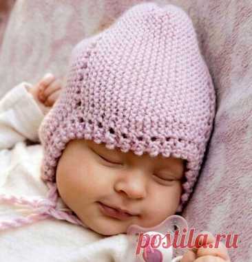 Шапочка спицами для новорождённого: просто и мило