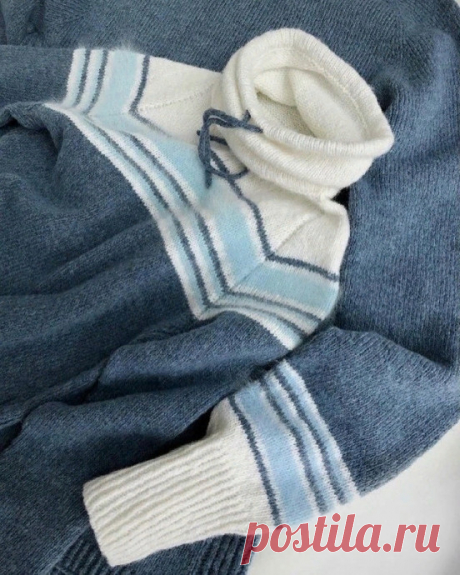 Детская толстовка (худи) Автор iminova_knitКраткое описание.Модель связана из пряжи “New Mill Ultra” 470 м./100 гр.( вспушенный меринос/ па.)Спицы 3., 3,5.Расход на рост 134-140 см. 190-200 гр.Высота ворота- 21 см.Длина регланной линии – 23 см.Ширина – 37 см.Длина по спинке – 58 см.ГОРЛОВИНА – набираю на бросовую...