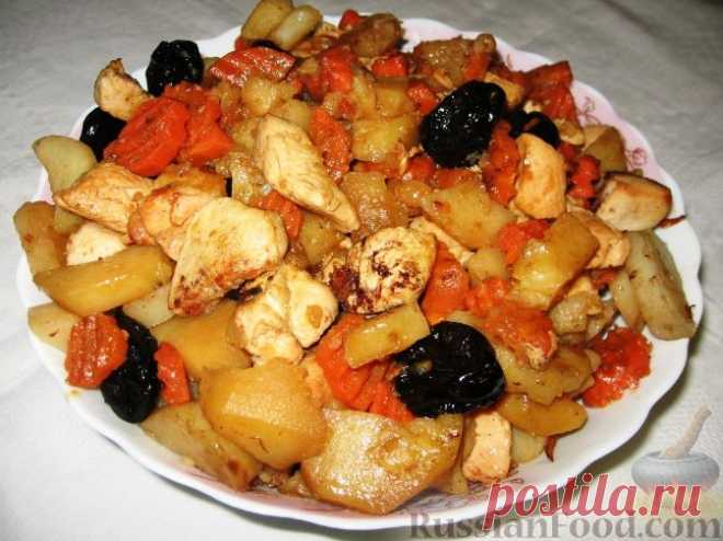 Рецепт: Цимес из картофеля, курицы, изюма и чернослива на RussianFood.com
