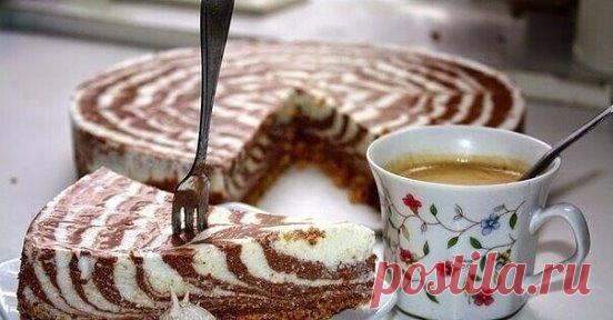 ТВОРОЖНЫЙ ТОРТ БЕЗ ВЫПЕЧКИ
Сообщество Люблю рукоделие- Рукоделие на любой вкус! Создаём красоту вместе!
ИНГРЕДИЕНТЫ:
 Творог — 400 Грамм
 Сахар — 200 Грамм
 Сметана — 400 Грамм
 Масло сливочное — 150 Грамм
 Печенье — 200 Грамм
 Пакетик желатина — 2 Штуки
 Шоколад — 100 Грамм
 Сливки — 75 Миллилитров
ПРИГОТОВЛЕНИЕ:
Основой торта будет крошка из печенья. Печенье измельчите в блендере. Сливочное масло растопите.
Сливочное масло хорошенько перемешайте с крошкой. В форму под торт вы