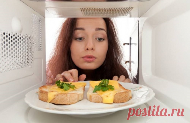 КАКИЕ ПРОДУКТЫ НЕЛЬЗЯ РАЗОГРЕВАТЬ В МИКРОВОЛНОВКЕ