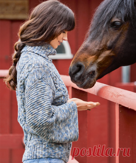 Меланжевый свитер с «косами» - схема вязания спицами с описанием на Verena.ru