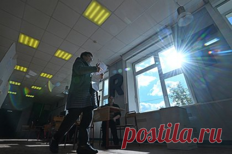 В первом российском регионе начался единый день голосования. Единый день голосования начался на Камчатке, где избирают городскую думу Петропавловска-Камчатского. Избирательные участки будут работать с 08:00 до 20:00 по местному времени. Выборы проходят в 82 регионах России. Жители 14 субъектов выбирают губернаторов. Кроме того, в шести региона избирают депутатов заксобраний.