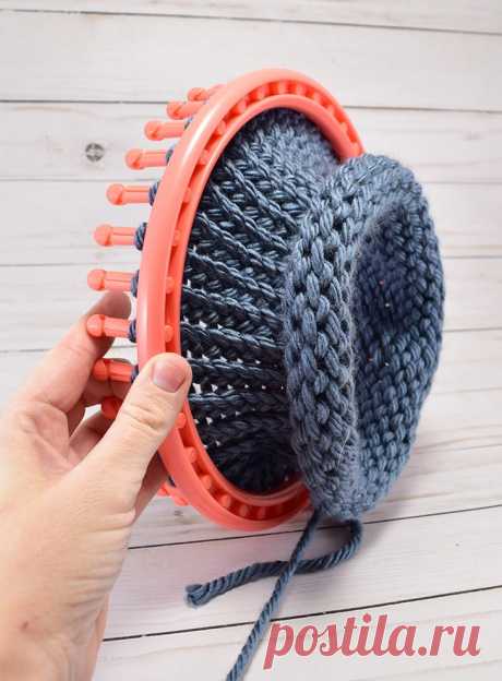 Loom Knit a Hat with a Brim ⋆ Dream a Little Bigger