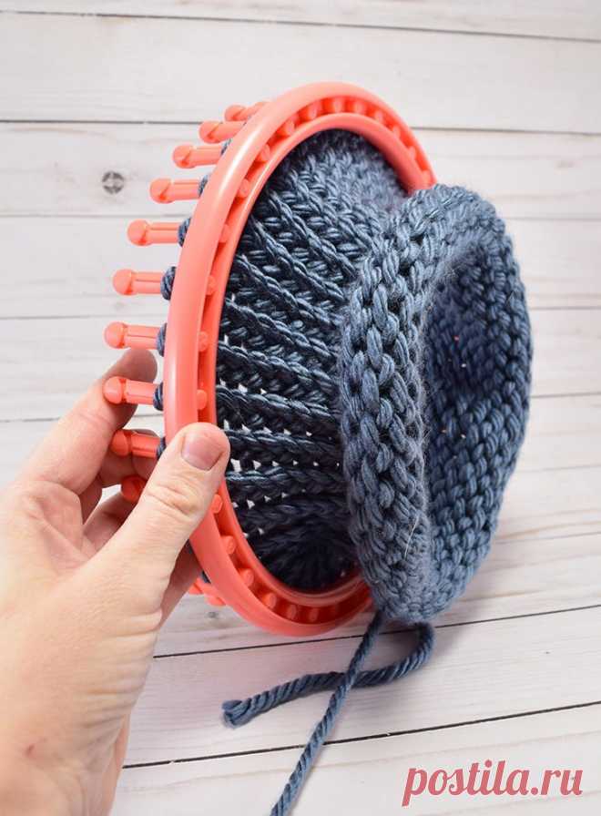 Loom Knit a Hat with a Brim ⋆ Dream a Little Bigger