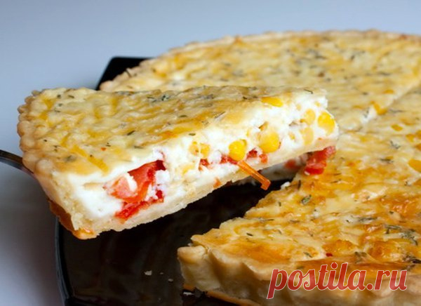 Киш с кукурузой и помидорами