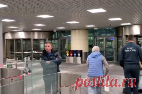 Эвакуированная из Газы рассказала об оставшемся с больными муже-враче. Мужчина отказался бросать пациентов и находится в обстреливаемой больнице «Аш-Шифа».