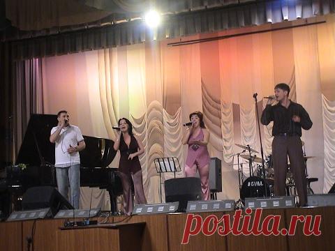 Русские народные песни в исполнении студентов и выпускников эстрадного отделения Магнитогорской консерватории. Поют Екатерина Грачёва, Сергей Агеев, Елена Полюдова, Юлия Кушнова, Майя Агафонова, Евгений Христов, Анна Шинковая, Людмила Балапанова, Мария Титова.