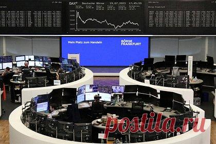 Европе предрекли первую после пандемии рецессию. К концу 2023 года экономика еврозоны сократится еще на 0,1 процента после аналогичного падения по итогам третьего квартала. Таким образом, местная экономика столкнется с первой после пандемии коронавируса рецессией, сообщает Bloomberg со ссылкой на результаты опроса аналитиков.