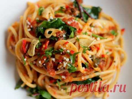 Спагетти с томатами и базиликом в сливочном соусе - рецепт из кино