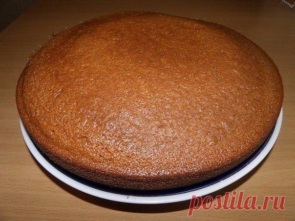 Манник: фантастически простой и вкусный пирог! 

Ингредиенты:
— 1 стакан муки— 1 стакан манки— 1 стакан кефира— 3 яйца— 100 гр маргарина или масла— 1 стакан сахара— 1 ч. ложка гашеной соды (можно не гасить, сода загасится кефиром)

Приготовление:
…