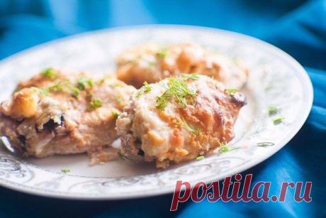 Куриные бедрышки в остром сметанно-сырном соусе