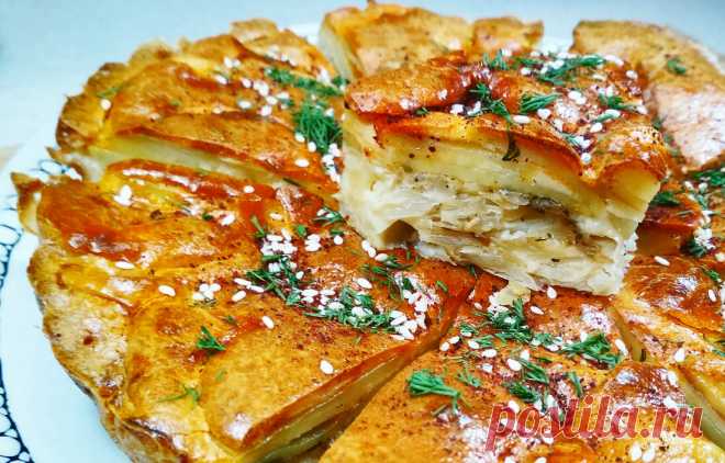 Жарю капусту с картошкой и заливаю тестом. Люблю, когда начинки много (рецепт заливного пирога) | Розовый баклажан | Яндекс Дзен
