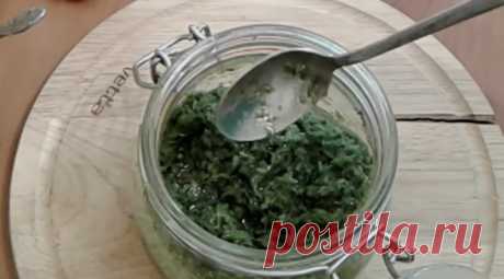 Не выкидывайте стебли укропа. Из них можно сделать кое-что очень вкусное