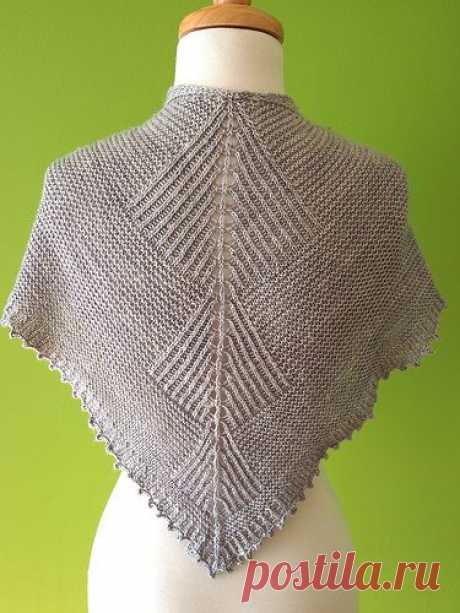 (38) Pinterest - Sharktooth shawl by Stephen West | Chaleco