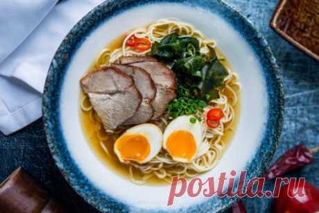 Рамэн со свининой тясю - Пошаговый рецепт с фото своими руками Рамэн со свининой тясю - Простой пошаговый рецепт приготовления в домашних условиях с фото. Рамэн со свининой тясю - Состав, калорийность и ингредиенти вкусного рецепта.