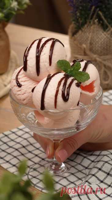 ИЗ ЖЕЛЕ ПОЛУЧАЕМ ЭТООО😳😱Желейное мороженое 🍦 🍧 Желе клубничное - 100 г🍧 Вода теплая - 300 мл🍧 Сливки 33% - 200 мл🍧 Сгущёнка - 380 млЖеле смешиваем с в...