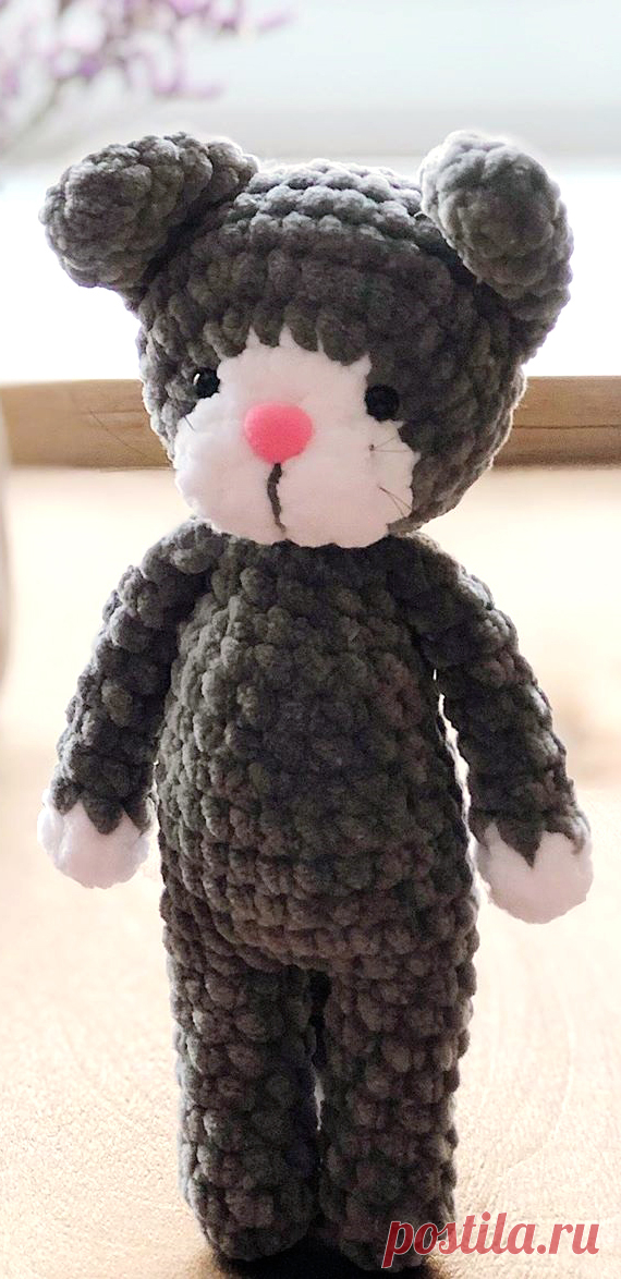 PDF Котик крючком. FREE crochet pattern; Аmigurumi animal patterns. Амигуруми схемы и описания на русском. Вязаные игрушки и поделки своими руками #amimore - плюшевый котик, кот, кошечка из плюшевой пряжи, кошка, котенок.