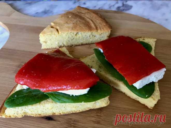 Кукурузный хлеб Кукурузный хлеб без глютена и дрожжей по классическому американскому рецепту. кукурузная мука - 250 г яйцо - 1 шт. кефир - 300 мл сливочное масло - 40 г кипяток - 150 мл сода - 1/2 ч.л. сахар - 1 ч.л....
