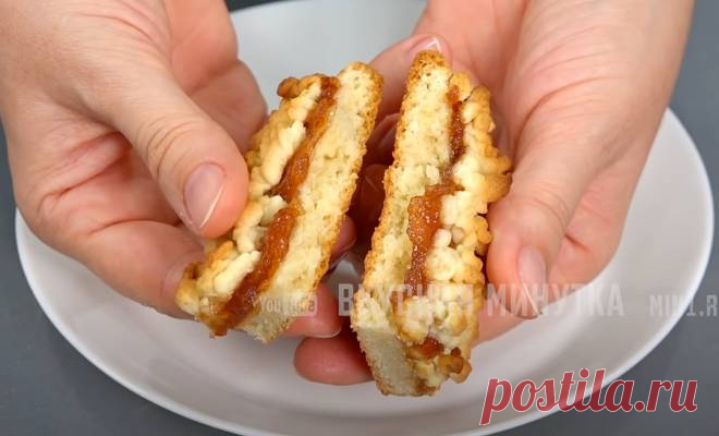Тертый пирог с яблочным повидлом простой рецепт пошаговый Как вкусно сделать с Кухня Наизнанку Тертый пирог с яблочным повидлом простой рецепт пошаговый в домашних условиях быстро. Знаменитый тёртый пирог: меняя начинки, можно готовить хоть каждый день! • Ванилин - 1 пак. • Повидло яблочное • Слив. масло - 180 г • Яйцо - 1 шт. • Сахар - 100 г • Сахарная