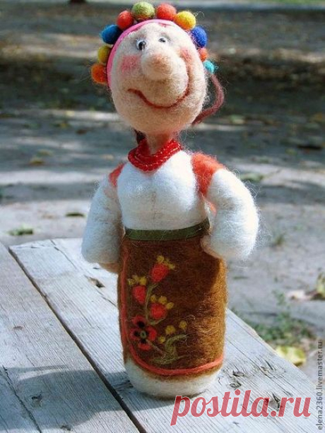 Валяная сувенирная украинская кукла &quot;Галя&quot; - ярко-красный,украинский сувенир