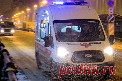 14-летний петербургский школьник порвал промежность при сдаче комплекса ГТО. В Василеостровском районе Санкт-Петербурга 14-летний подросток порвал промежность в школе при сдаче физкультурно-спортивного комплекса «Готов к труду и обороне» (ГТО). Об этом сообщила «Фонтанка». По данным издания, юноша во время одного из упражнений упал на край стола.