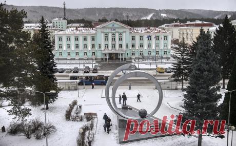 На предприятии в Красноярском крае произошла утечка ядовитого вещества. Утечка хлорсодержащего вещества произошла на территории Горно-химического комбината в Железногорске.