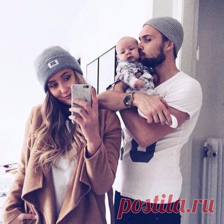 Крепка бывает та семья, где крест стоит на букве Я. Где правит только слово МЫ, где есть совместные мечты. Где есть достаток и уют, где дети весело снуют, где вечно вспыхивает вновь такая СТРАСТНАЯ ЛЮБОВЬ! СЕМЬЯ бывает ТА крепка, где жизнь СПОКОЙНА и ЛЕГКА!!! / Вкусно и полезно