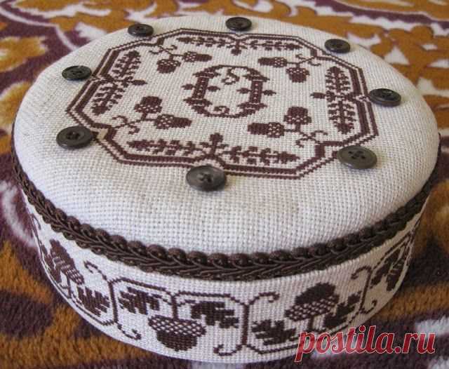 Шкатулка с вышивкой из жестяной коробки -  МК