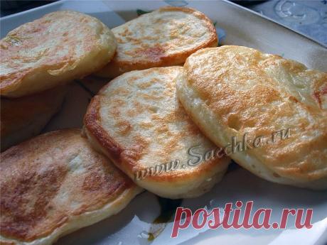 Оладьи из кабачков - рецепт с фото Вкуснейшие оладьи из кабачков приготовлены на кефире - очень вкусные и полезные, делаются легко и быстро.