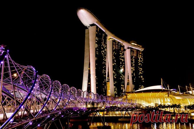 The Helix Bridge Singapore by Henrik Elstrup / 500px
