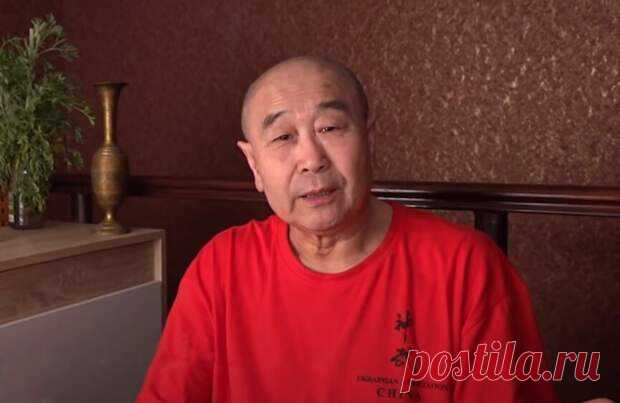 «Я ем много еды, но я все равно не толстый». Массаж от китайского мастера Му Юйчуня для тех, кто недоволен своей фигурой - ПолонСил.ру - социальная сеть здоровья - Медиаплатформа МирТесен – У меня была одна ученица, недовольная своей фигурой. Считала себя толстой. Она говорила для того, чтобы похудеть, нужно меньше есть. Через четыре месяца я снова увидел эту ученицу. Она была очень худая. Лицо ее пожелтело. Я спросил у нее: как дела. Она ответила мне, что она очень слаба....